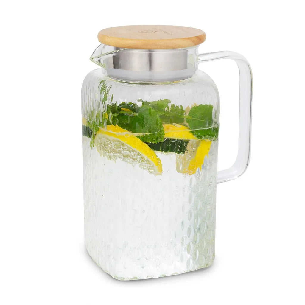  Klarstein Glaswerk Livenza Wasserkrug Glaskaraffe Glaskrug Mit Deckel Wasserkaraffe , Volumen: 1,5 Liter , Deckel Aus Eichenholz , Borosilikatglas , Edelstahlsieb , Transparent