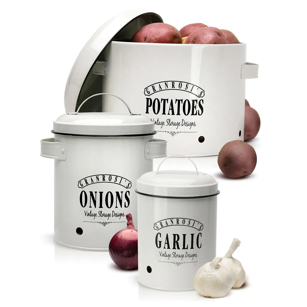  Klarstein Granrosi Georgia Vorratsbehälter Vorratstopf 3er-Set , Knoblauchtopf, Zwiebeltopf, Kartoffeltopf , Emaille-Stahlblech , Rostfrei , Lüftungsöffnungen , Vintage-Design , Creme