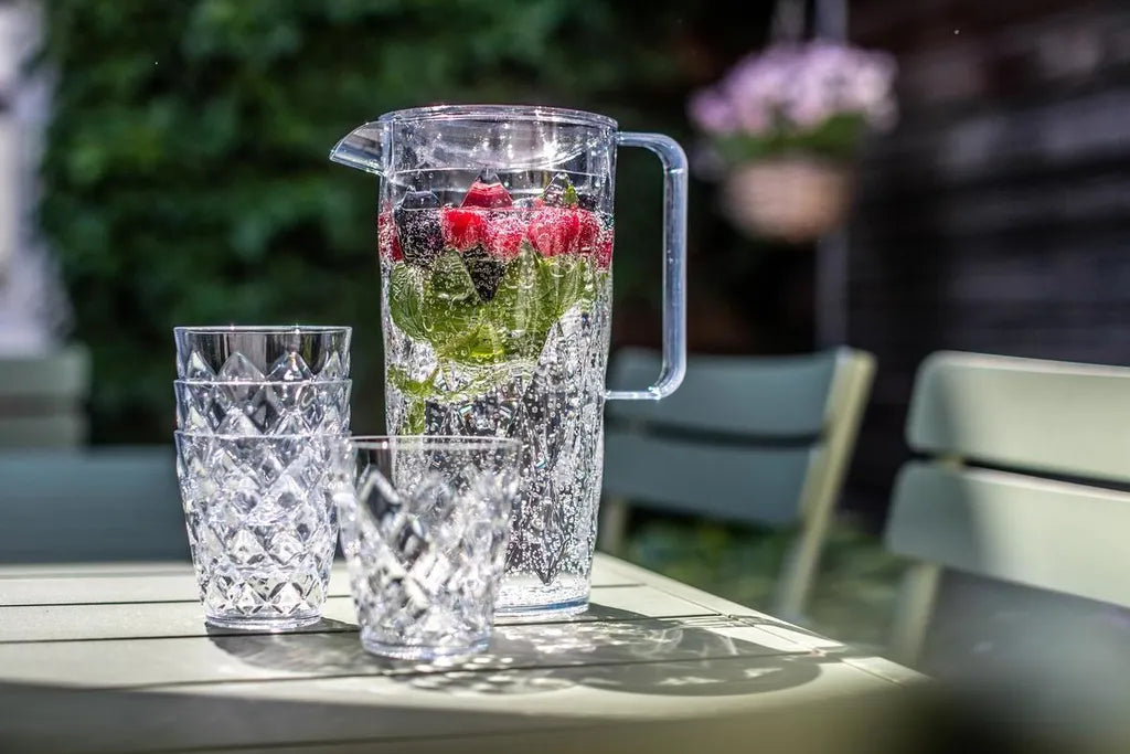  Koziol - Kristallkaraffe 1,6 Liter Mit 4 Tassen à 250 Ml