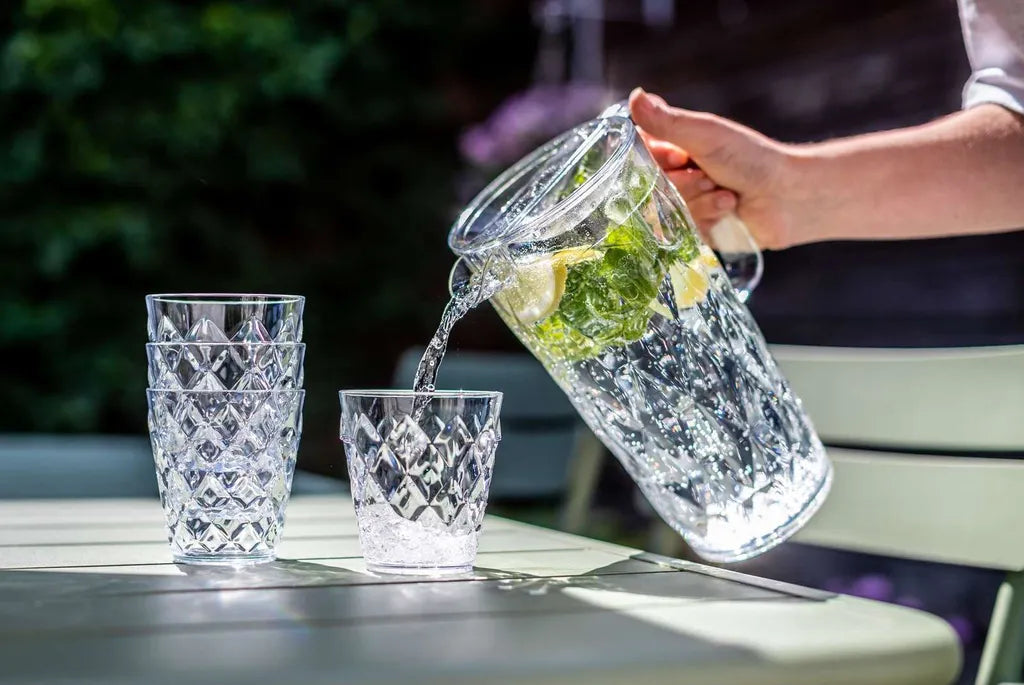  Koziol - Kristallkaraffe 1,6 Liter Mit 4 Tassen à 250 Ml